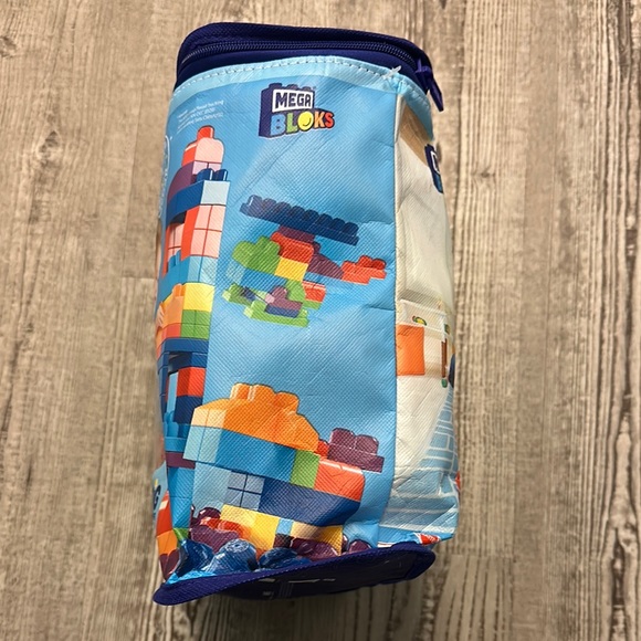 Mega Bloks—Blue and Red Building Blocks Set 80 Pieces - Picture 2 of 5